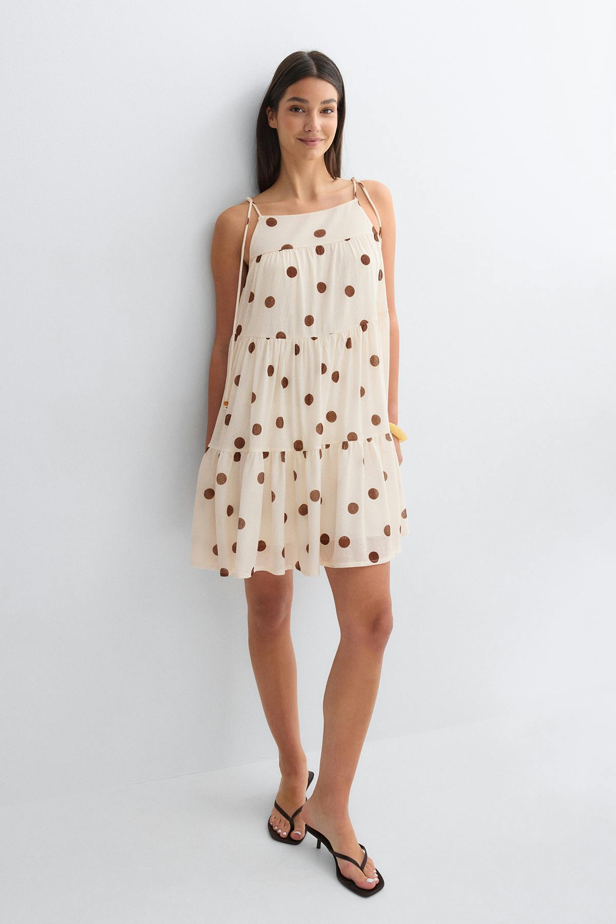 Flowy strap detail dress - Beige