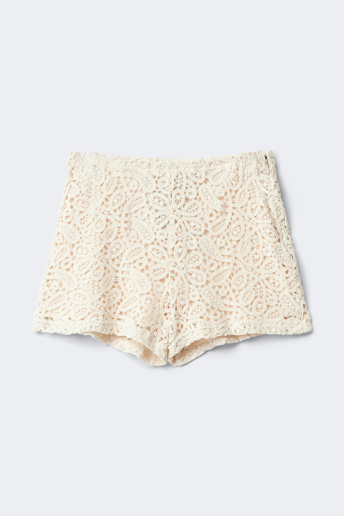 Knitted crochet shorts - White