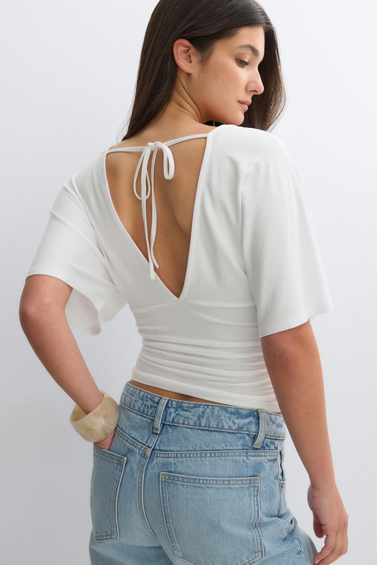 Shaped v-neck top - White