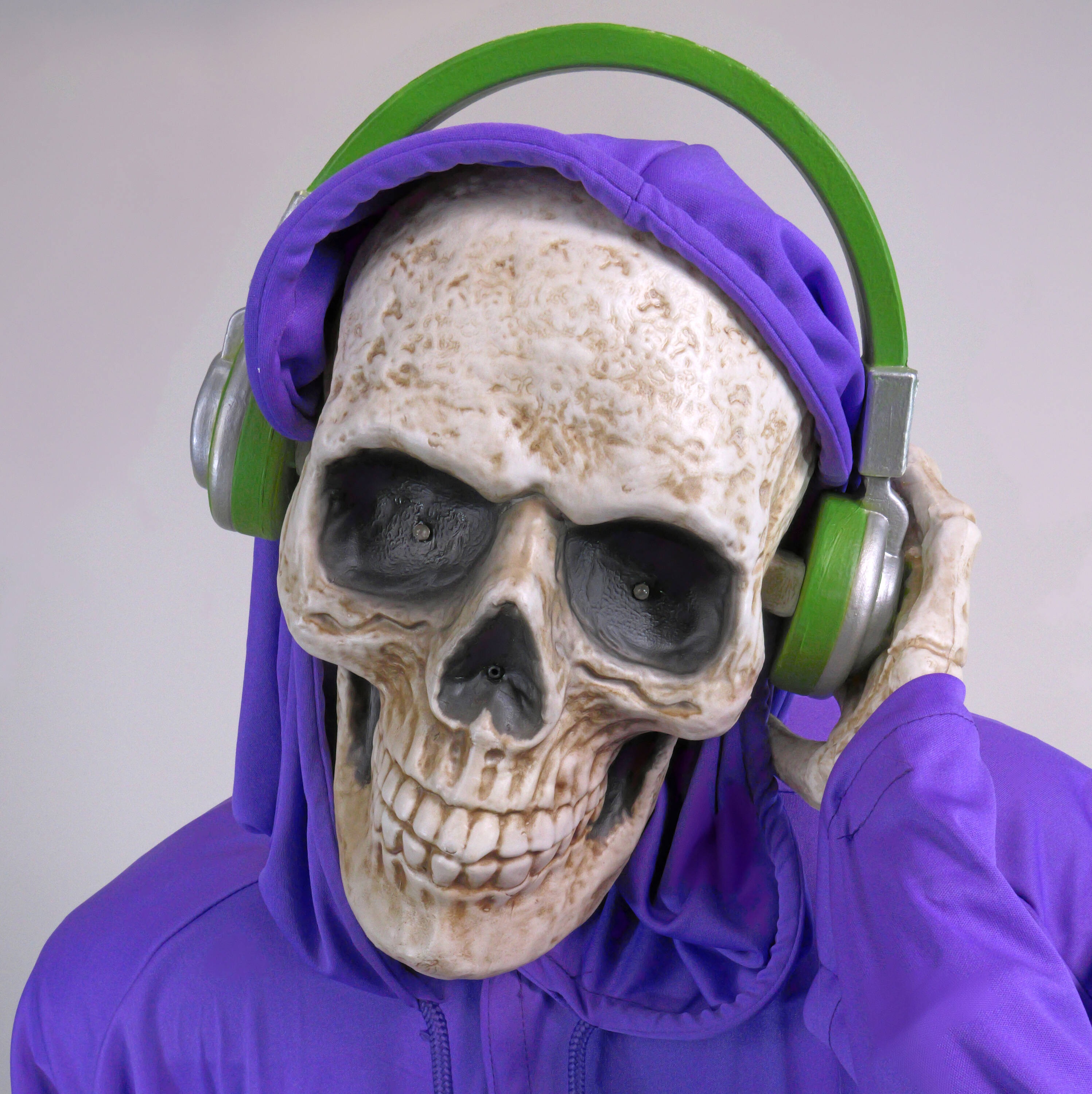 Freestanding Motion Activated Talking Lighted Skeleton Animatronic