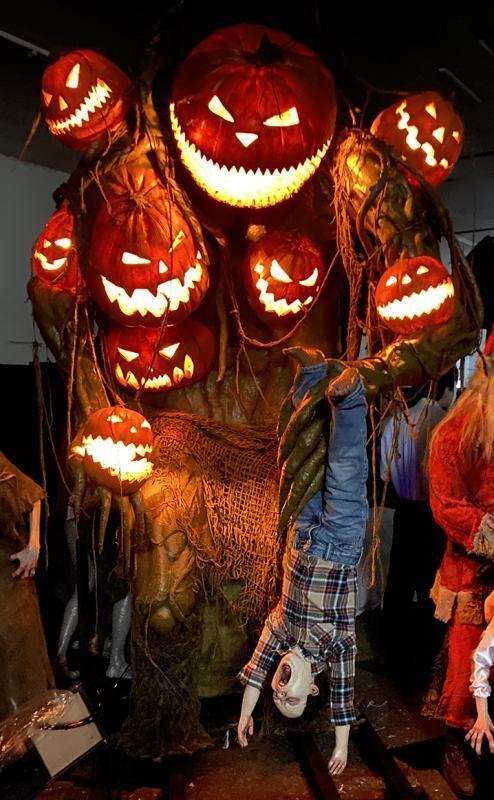 🎃2026 Halloween Giant Pumpkin Monster and Child