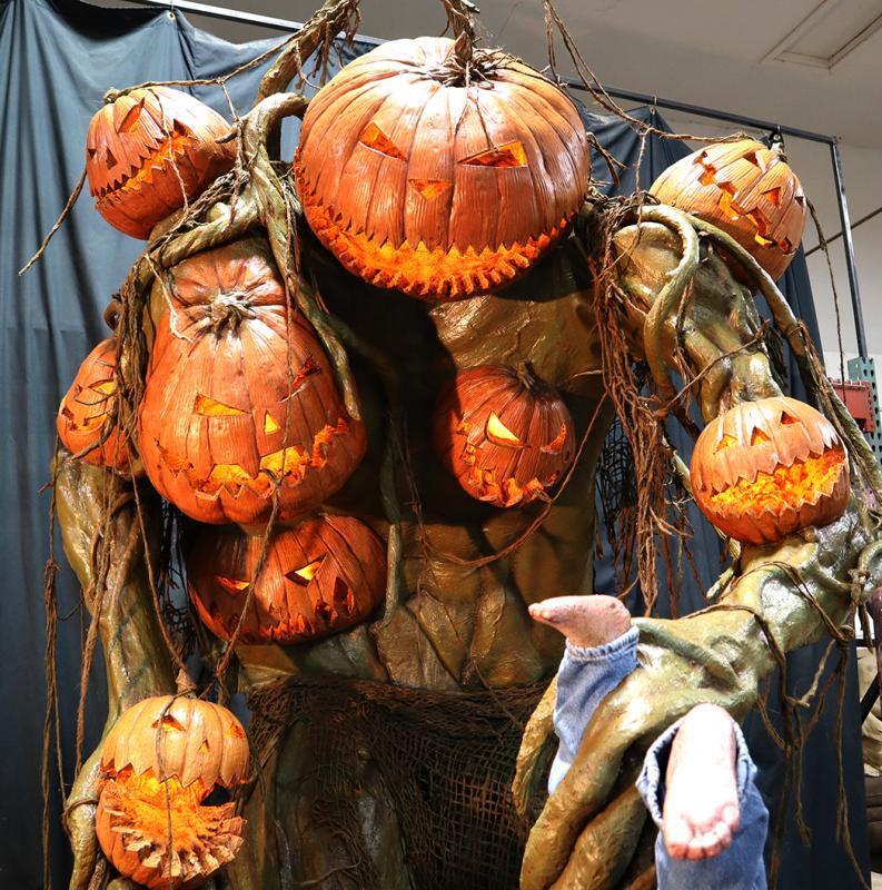 🎃2026 Halloween Giant Pumpkin Monster and Child