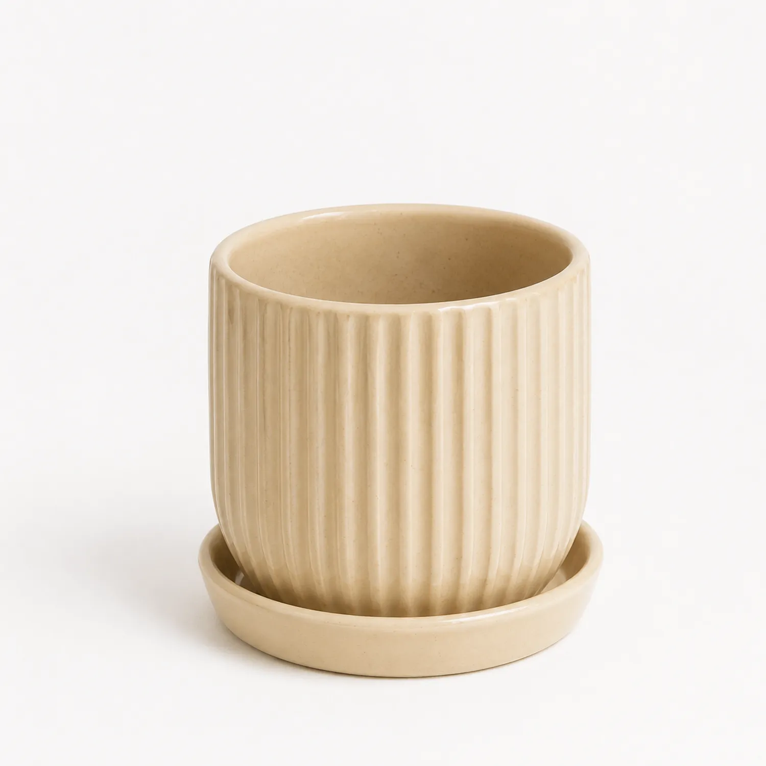 Vaso in ceramica beige con scanalature e sottovaso-velnordia