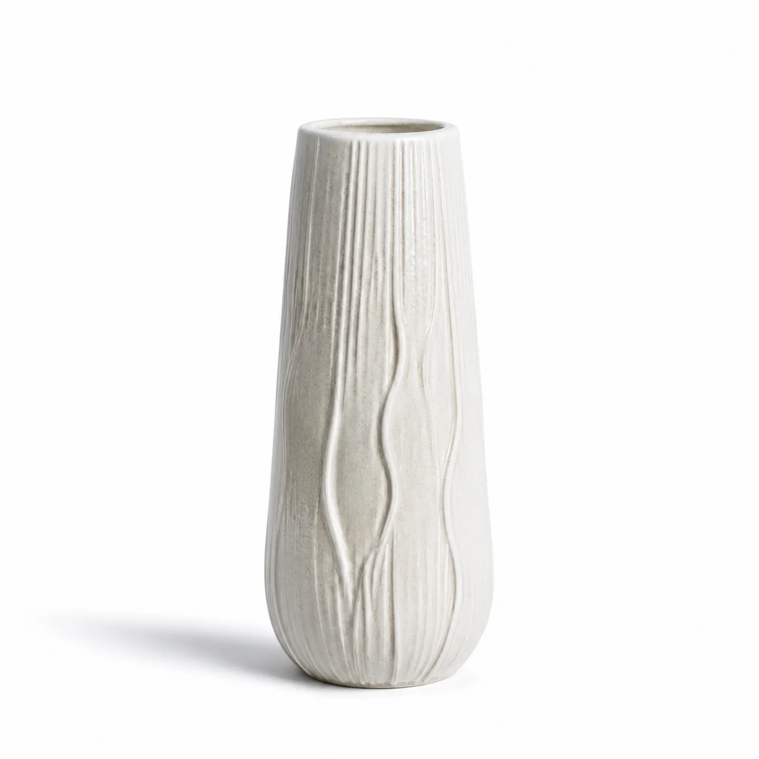 Vaso decorativo in ceramica bianca con finitura incisa e design elegante