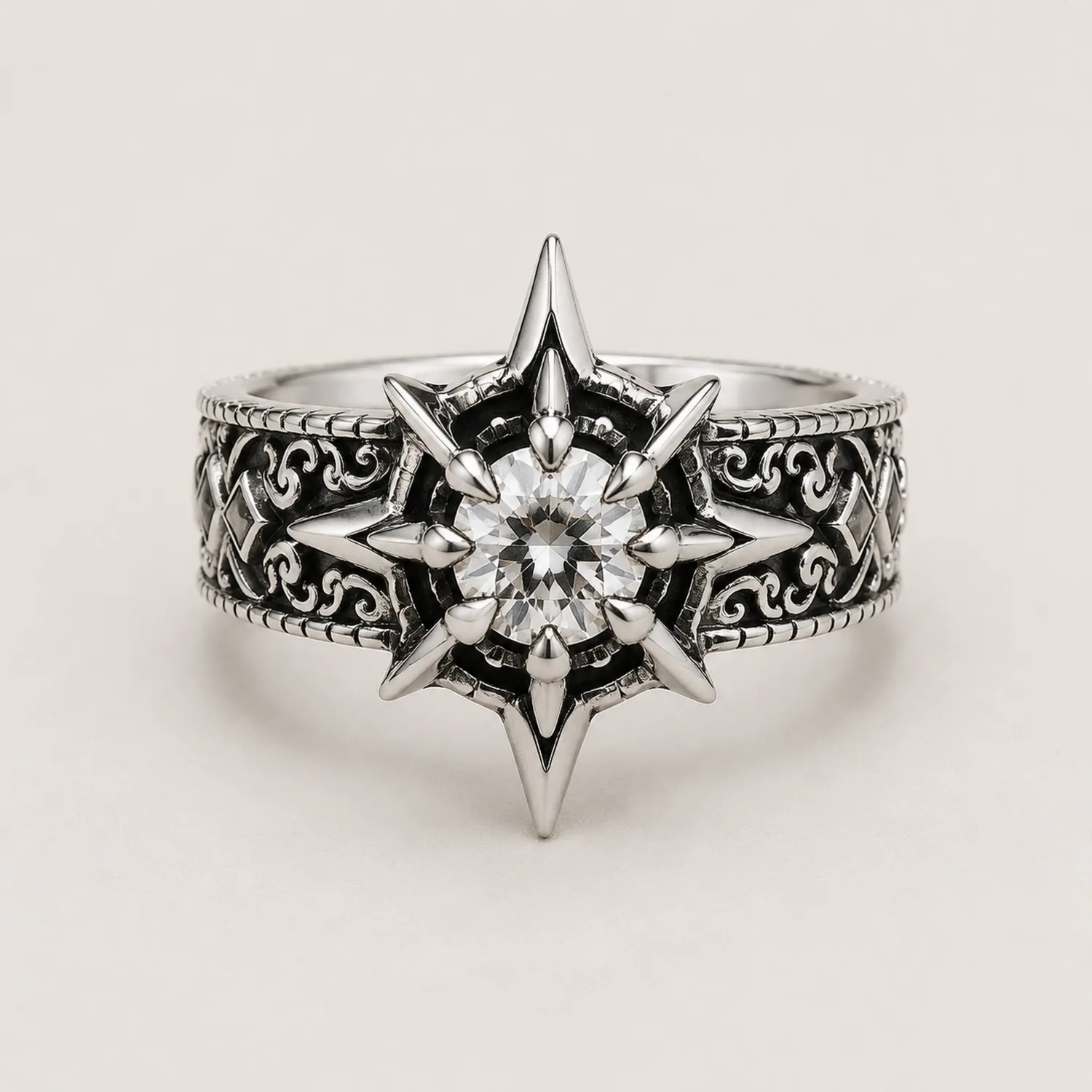 Anillo Gótico de Plata con Circonita en Forma de Estrella