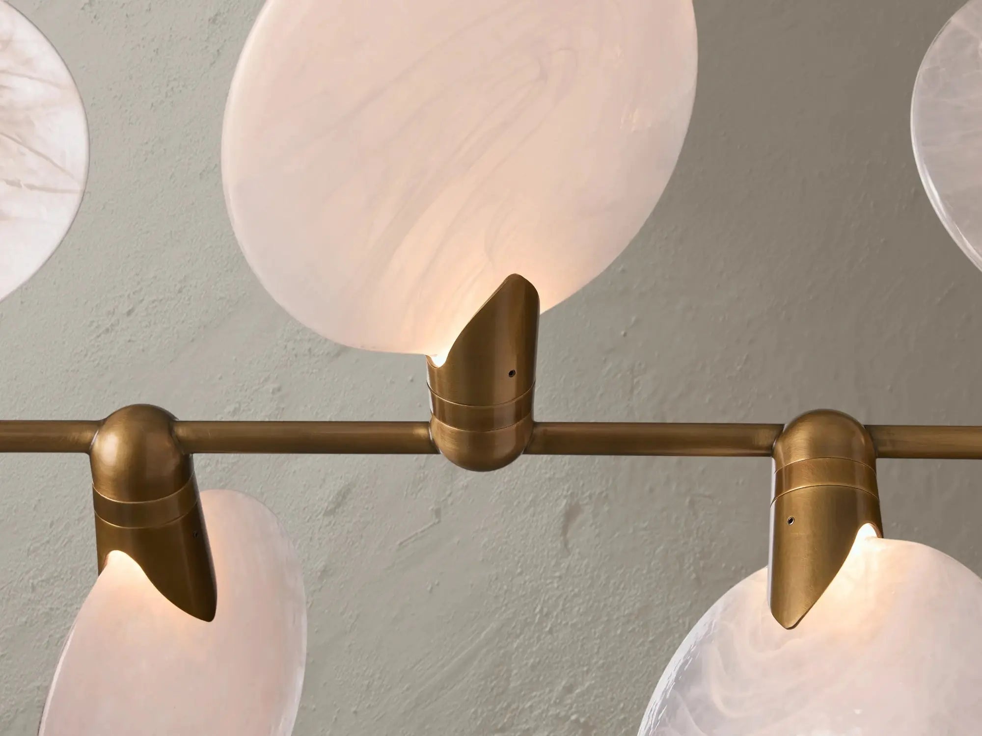 Lylan Linear Chandelier ZELNO LIGHTING