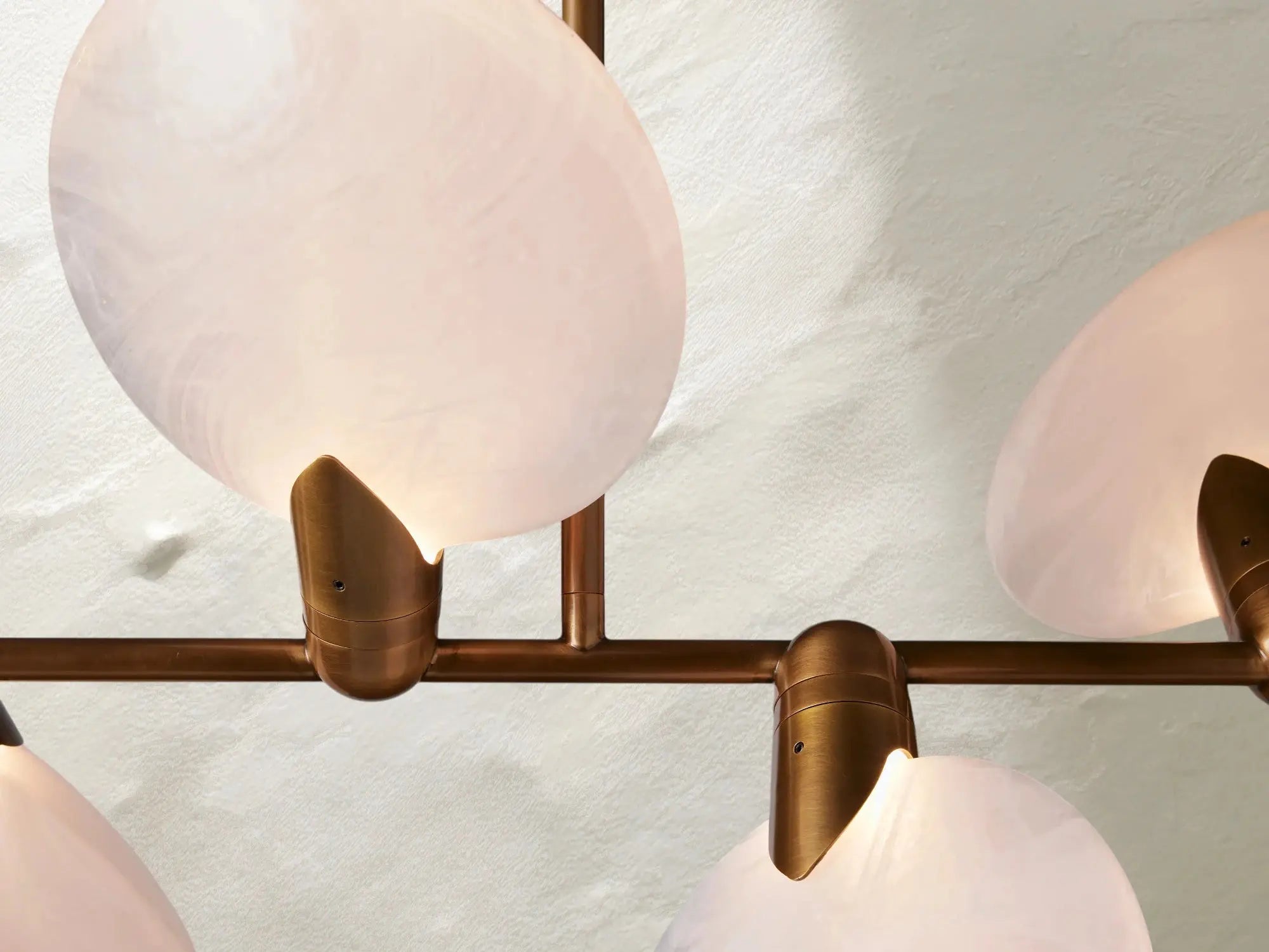 Lylan Linear Chandelier ZELNO LIGHTING