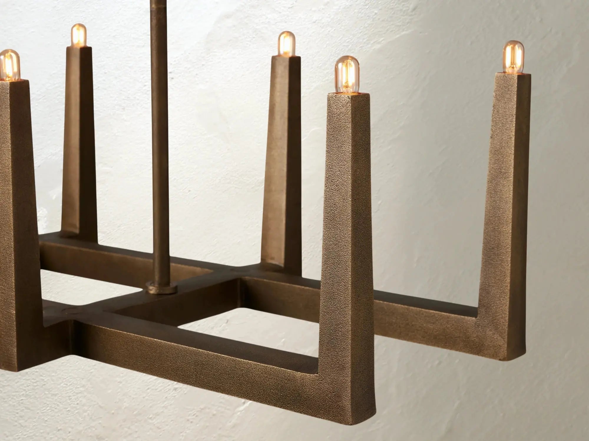 Voorn Linear Chandelier ZELNO LIGHTING