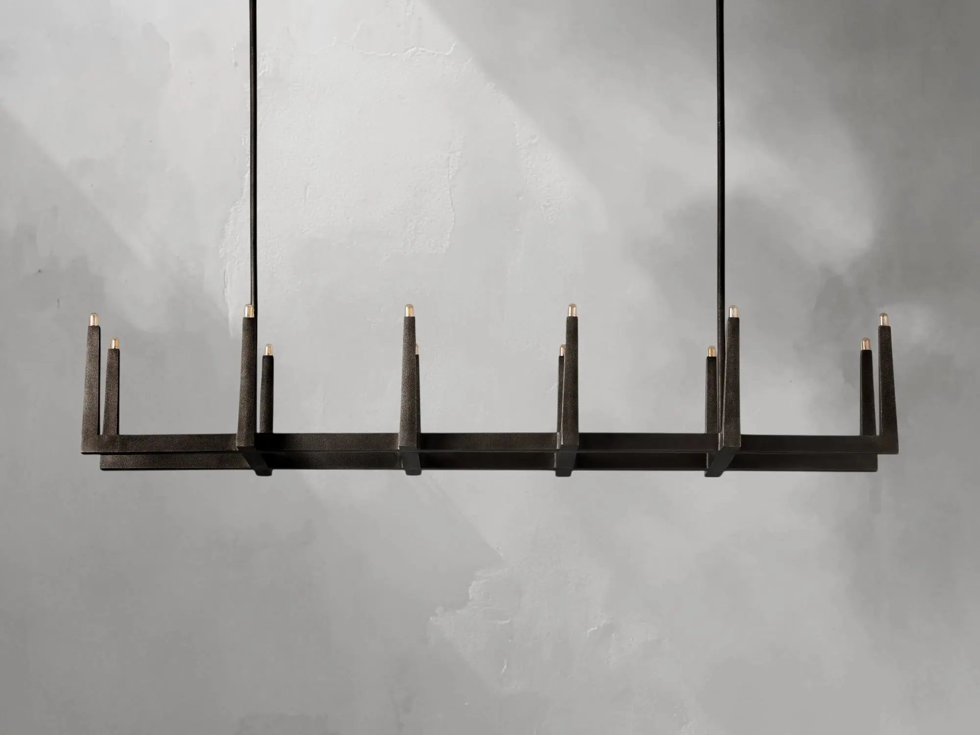 Voorn Linear Chandelier ZELNO LIGHTING
