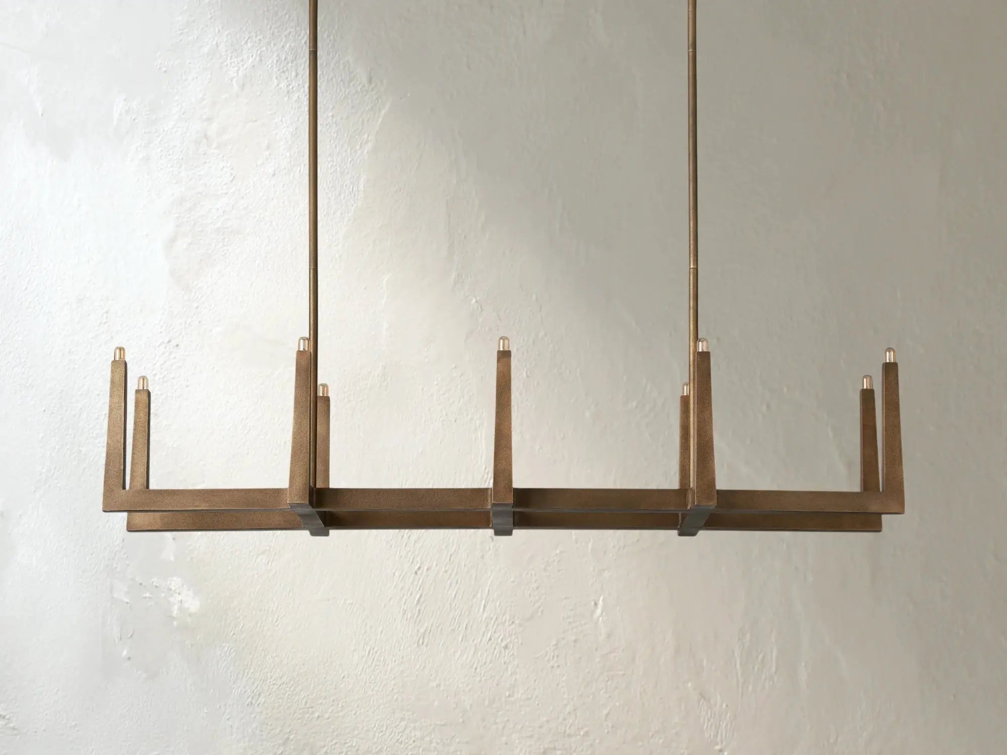 Voorn Linear Chandelier ZELNO LIGHTING
