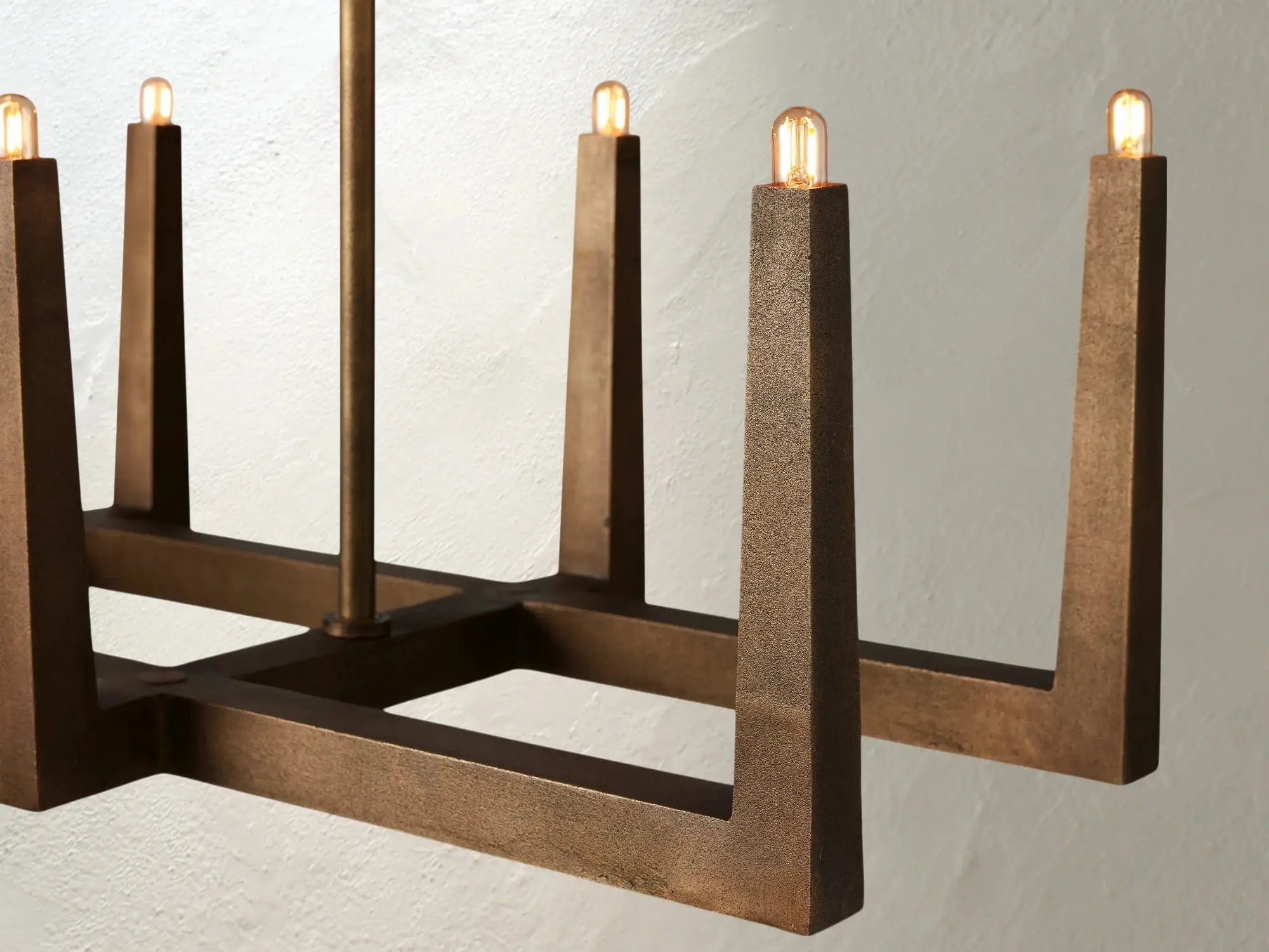 Voorn Linear Chandelier ZELNO LIGHTING