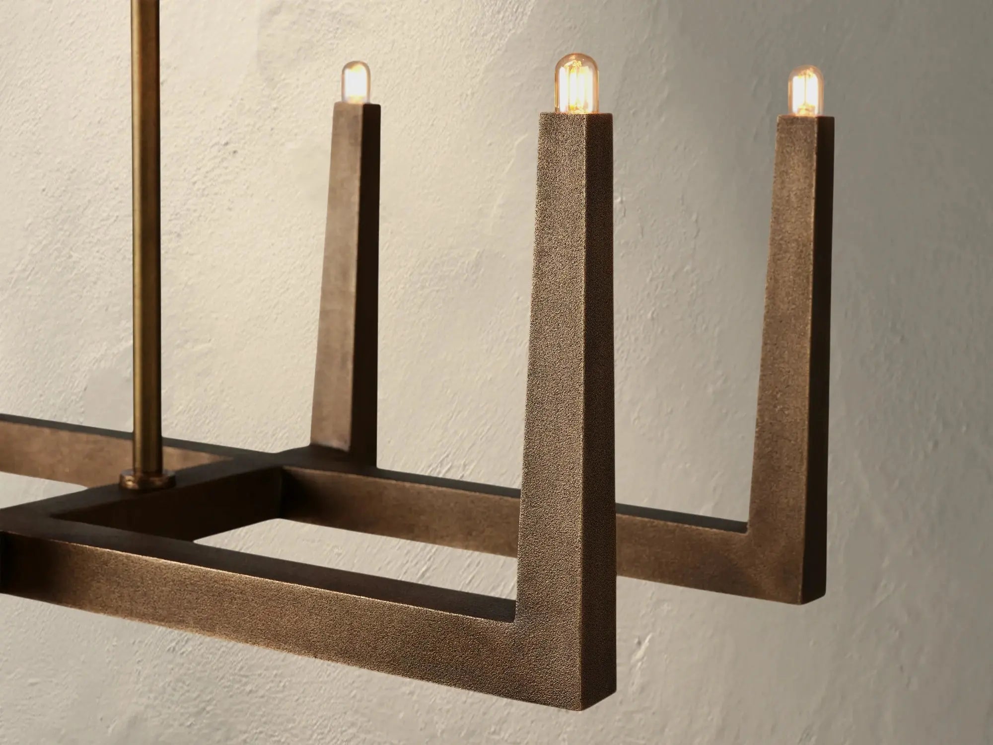 Voorn Linear Chandelier ZELNO LIGHTING