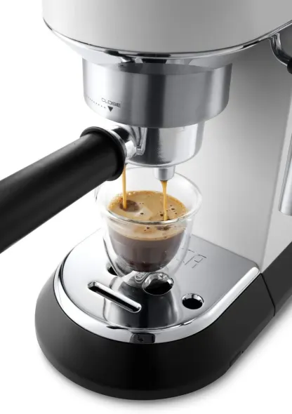 DELthtONGHI Cafetière filtre manuelle Dedica Style EC685.BK