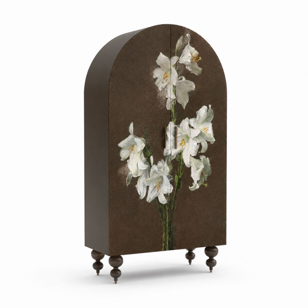 Armario de Madera con Diseño Floral y Puertas en Arco