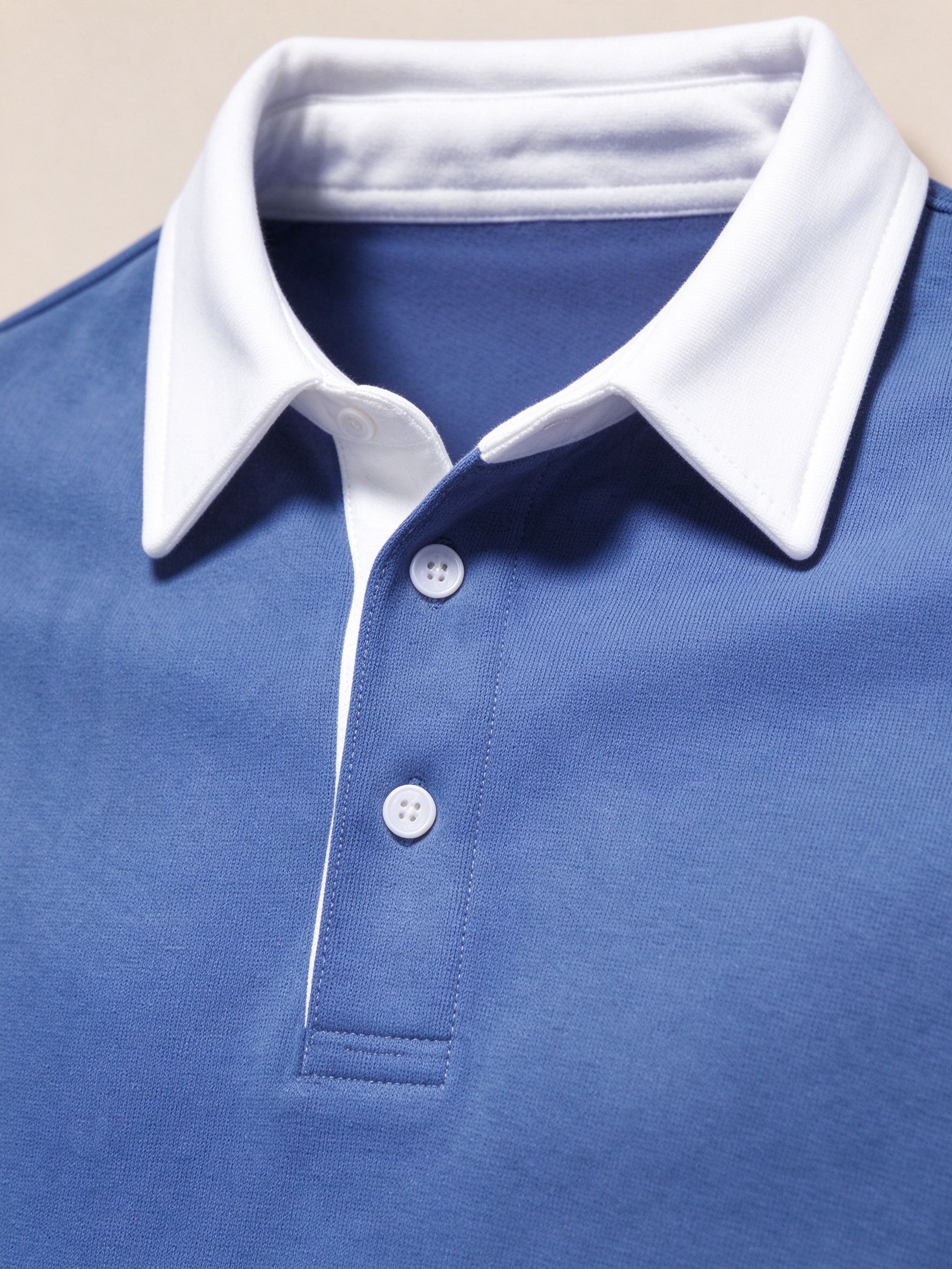 contrast white collar two button detail