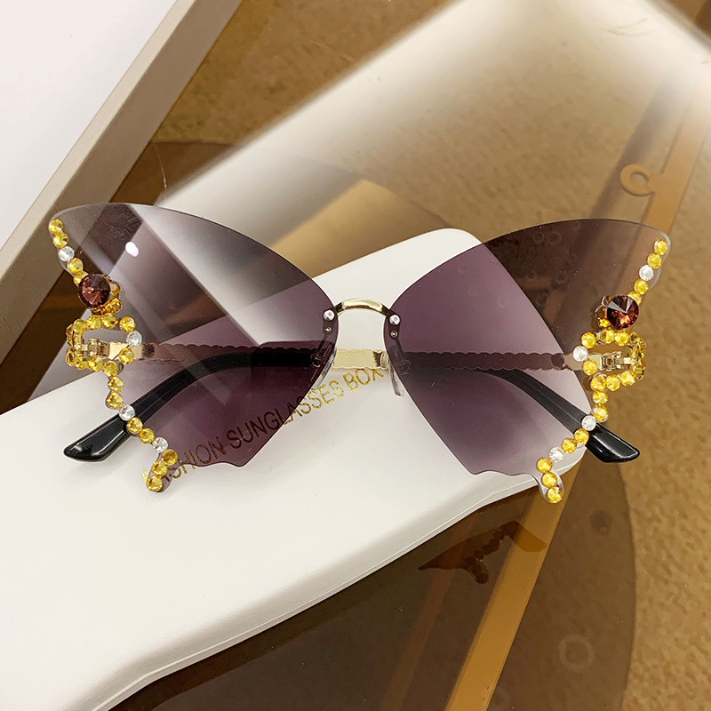 ✨SHINY BUTTERFLY SUNGLASSES🦋