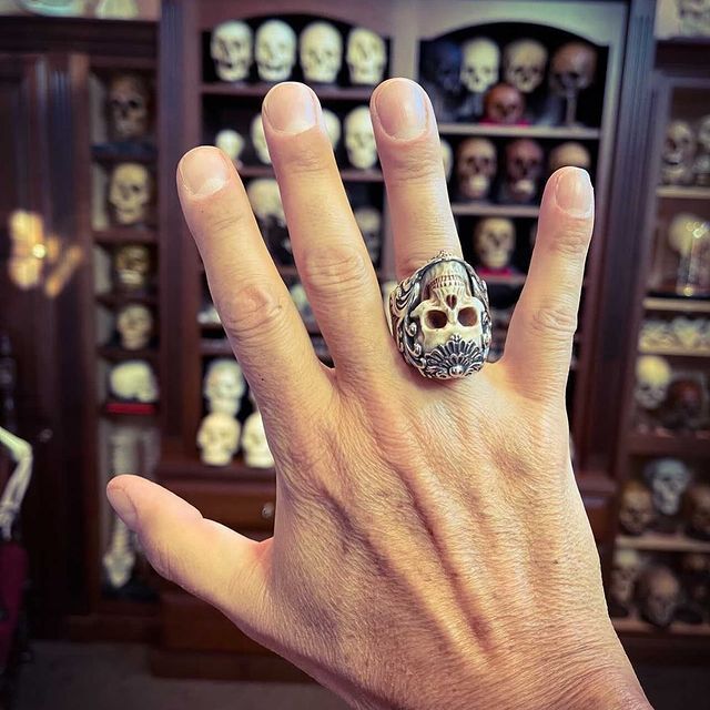 💀Vintage Polish Floral Armor Skull Ring