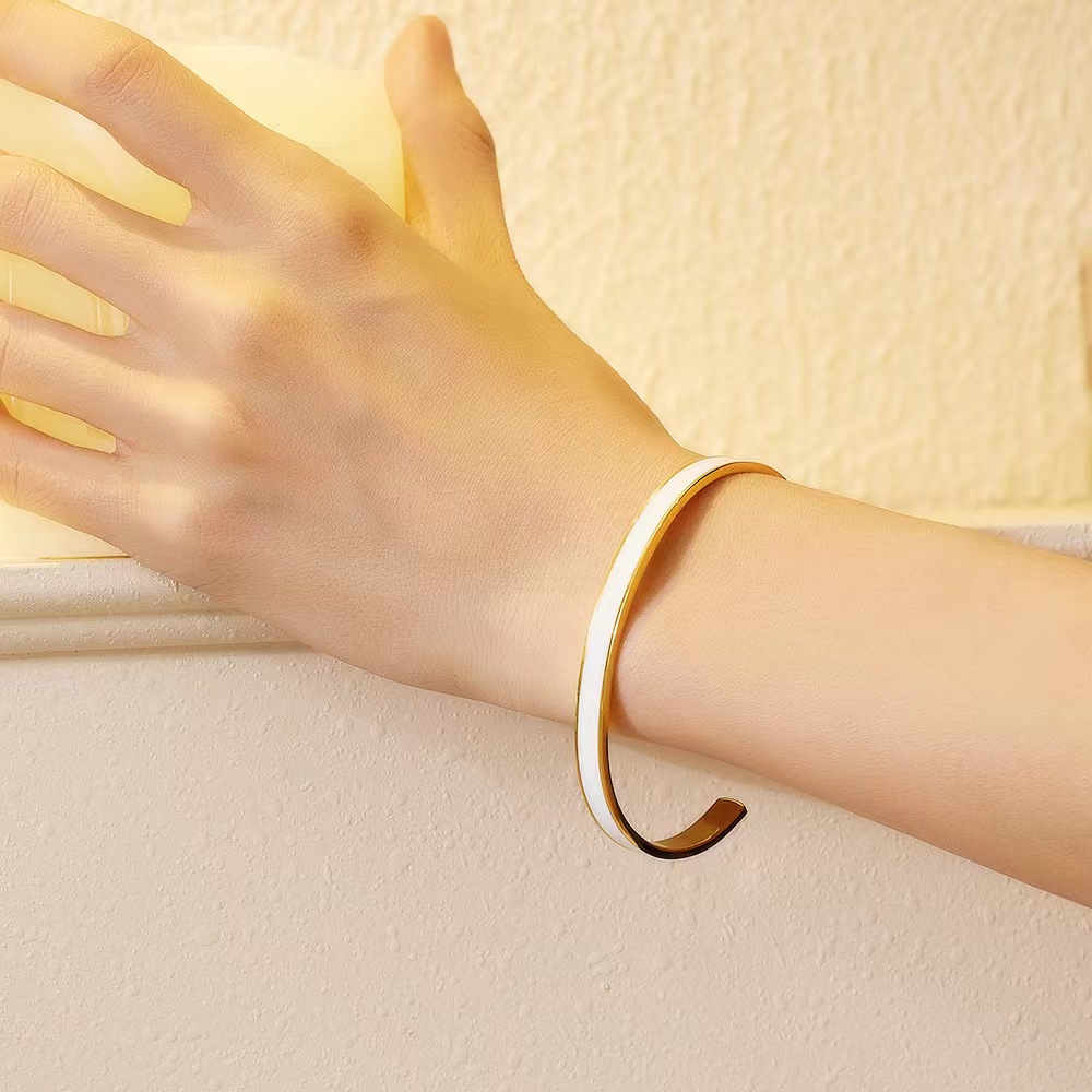 DON'T LET THE HARD DAYS WIN COLOR BANGLE