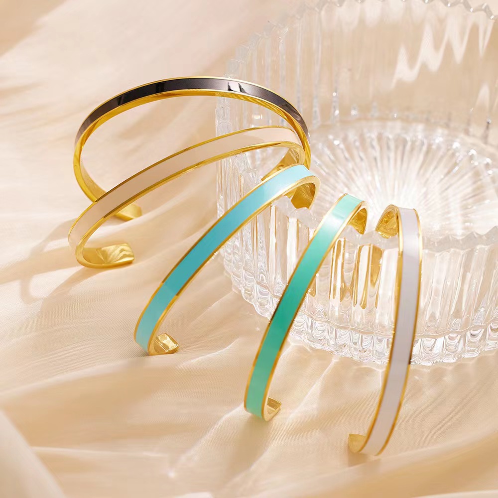 DON'T LET THE HARD DAYS WIN COLOR BANGLE