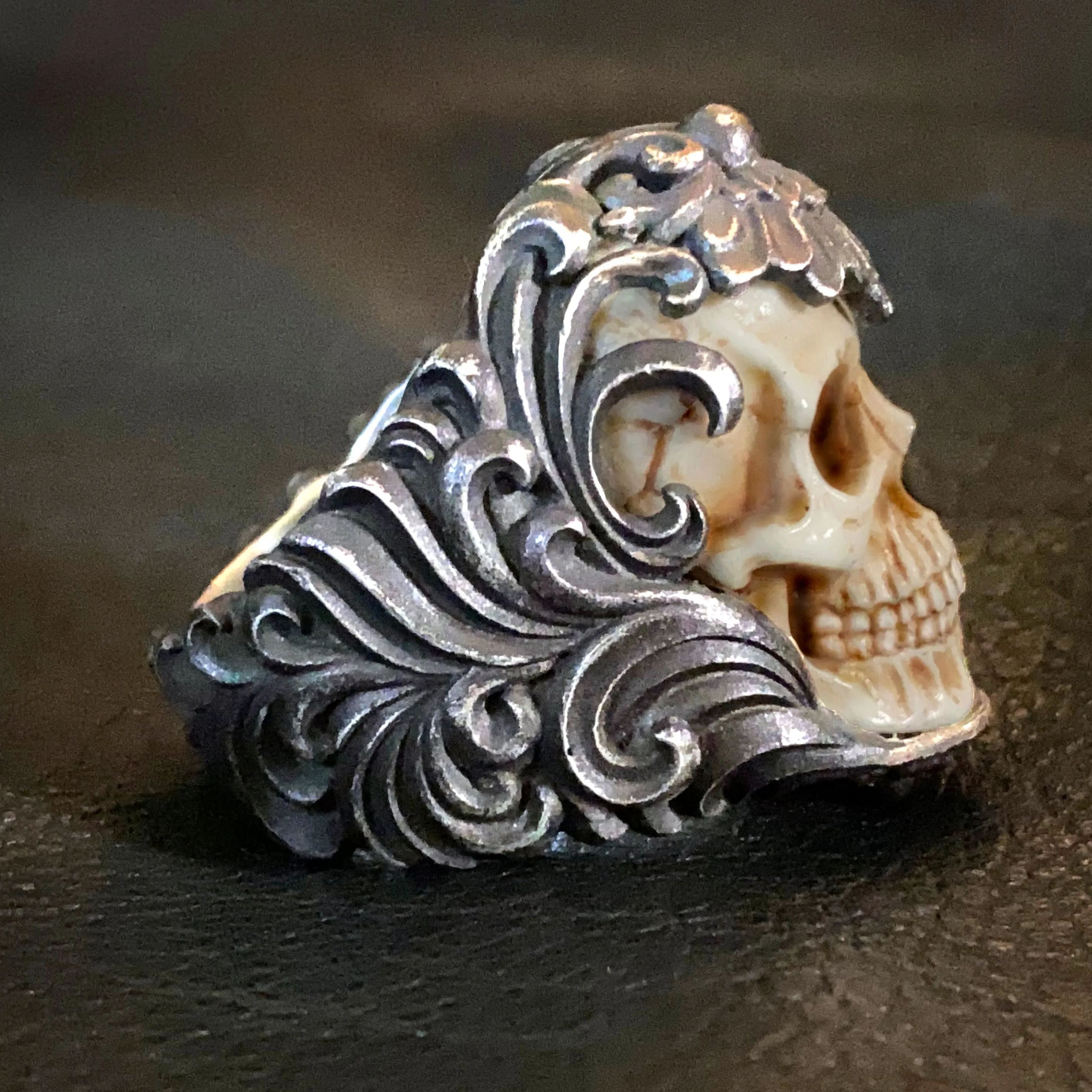 💀Vintage Polish Floral Armor Skull Ring