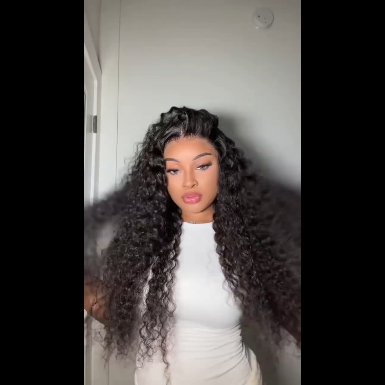 Pre-Plucked Glueless Wigs Deep Wave 13x6 HD Transparent Lace Frontal Wig 180% Human Hair Wigs Customized Wig Cap Size