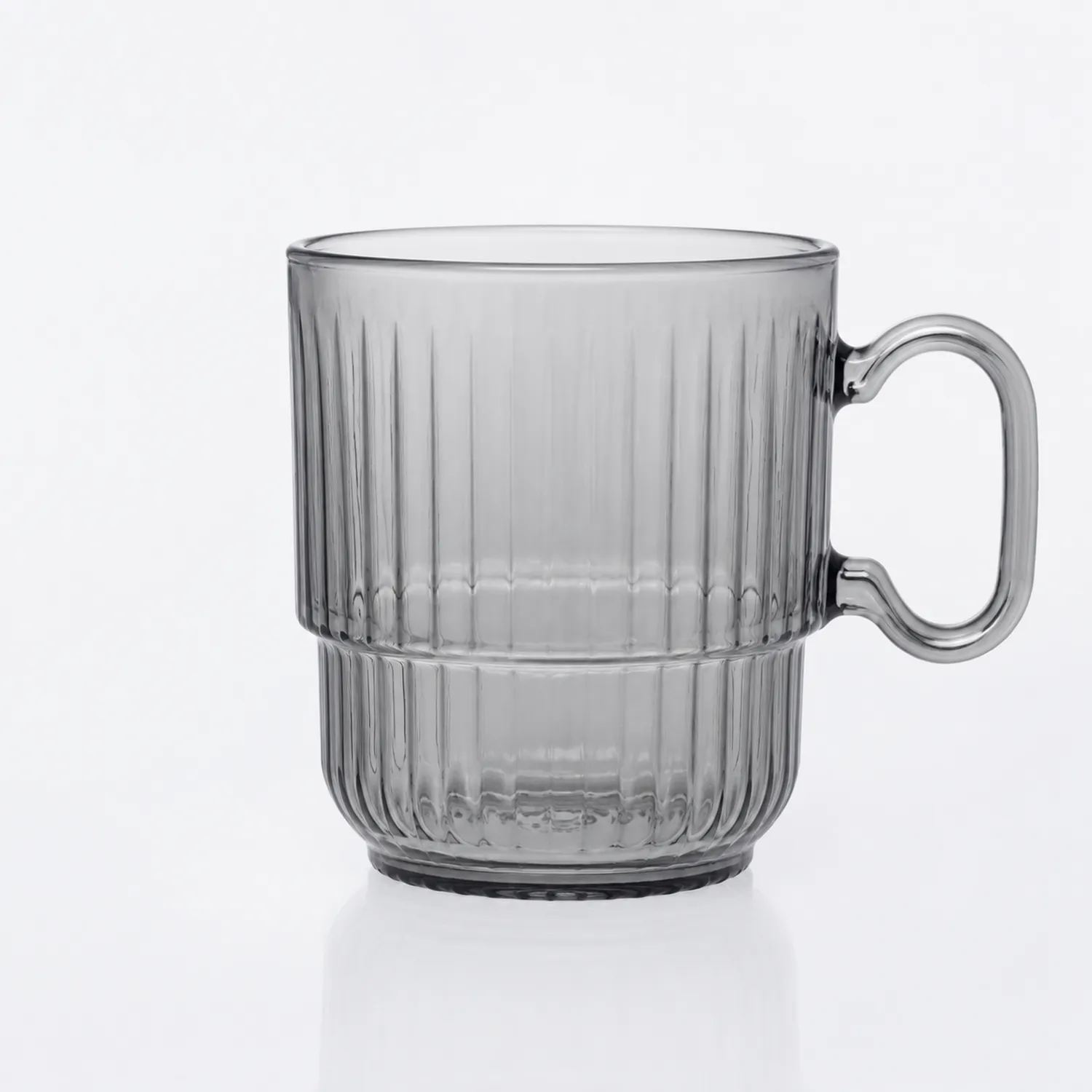 Taza de vidrio estriada de 350ml color gris