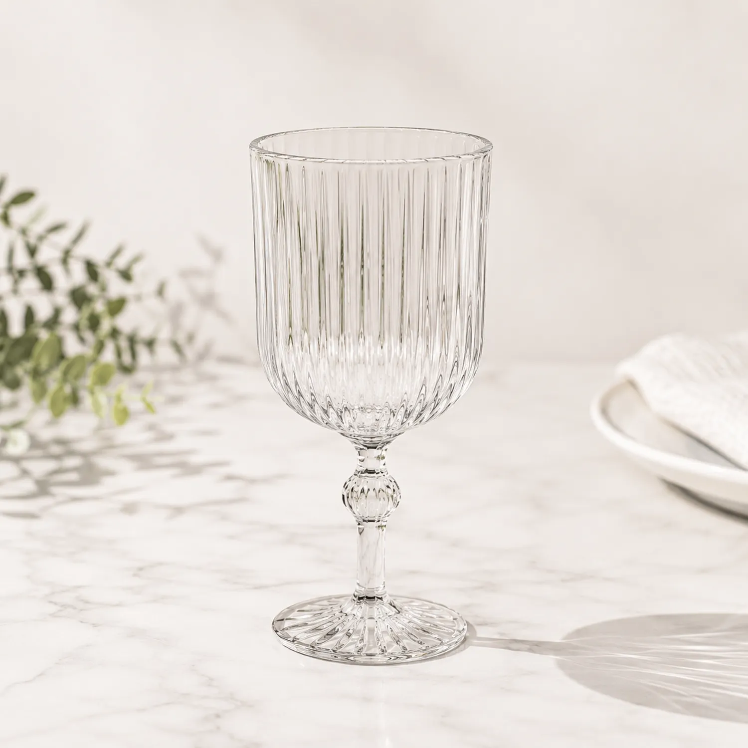 Copa de Vidrio Transparente con Relieve Vertical