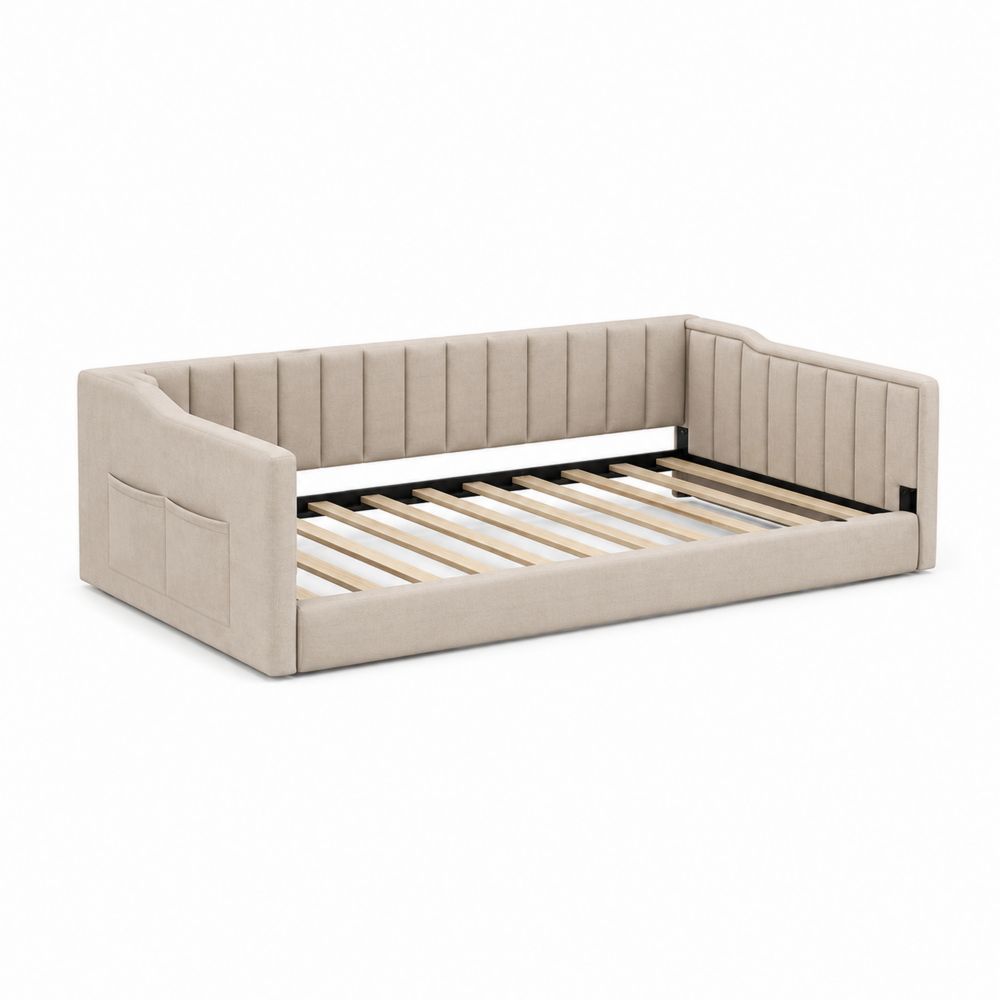 Cama individual de tela beige con armazón de madera contrachapada