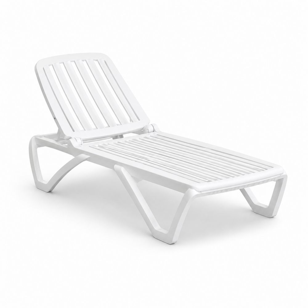 Tumbona de plástico blanco ajustable para exteriores