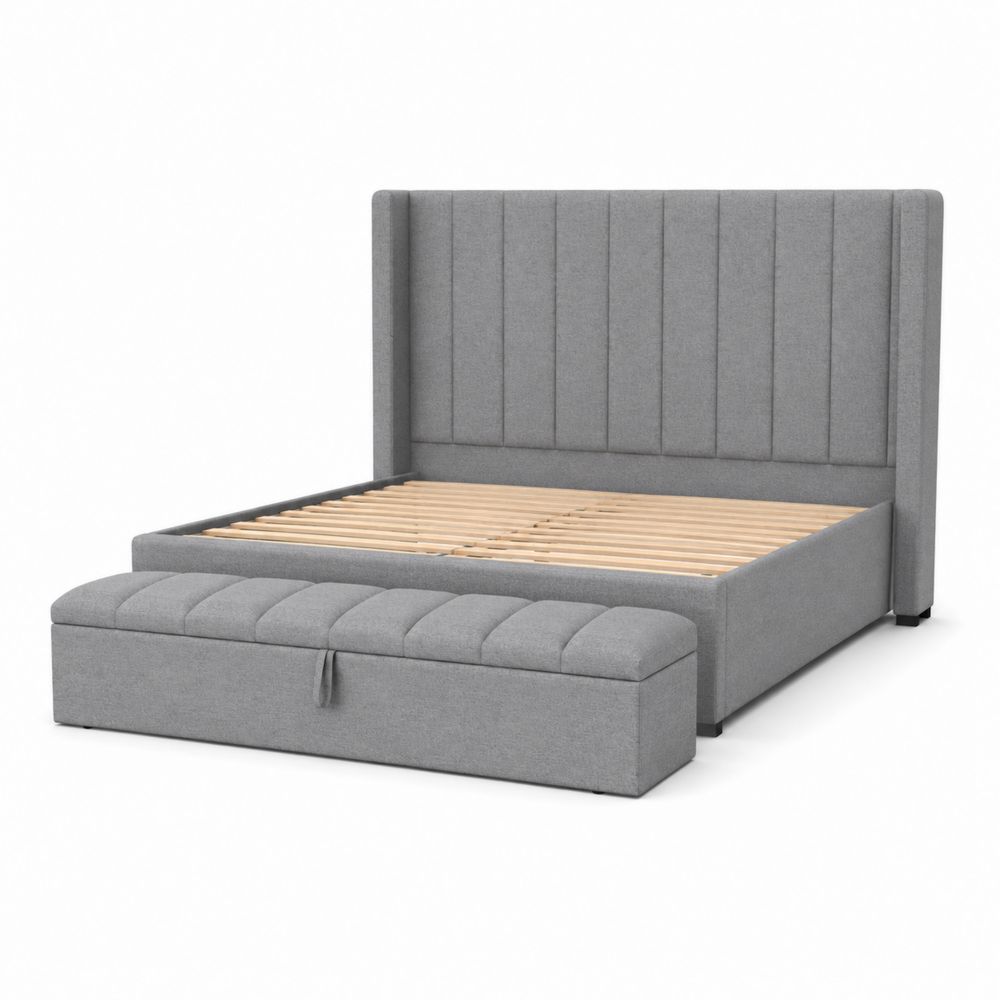 Cama tapizada gris con cabecero alto y banco de almacenamiento 200x150 cm