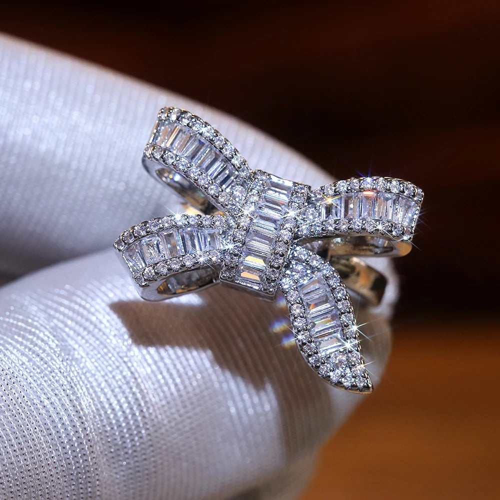 Huitan Luxury Bowknot Shape Women Rings for Party Female Stylish Accessories High-losil