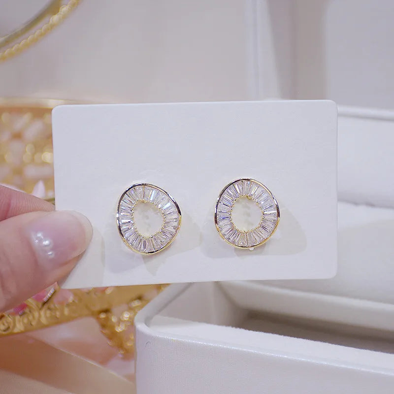 Huitan Simple Stylish O Stud Earrings Piercing Office Lady's Versatile Accessories Good-losil