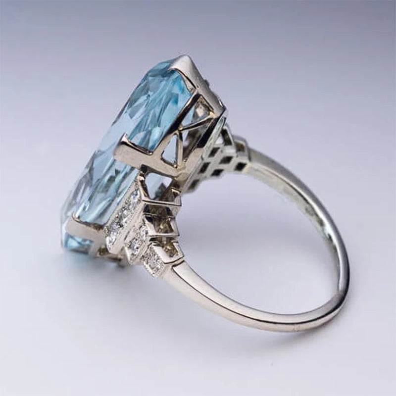 Huitan Big Oval Sky Blue Stone Women Bridal Band Rings Delicate Female-losil