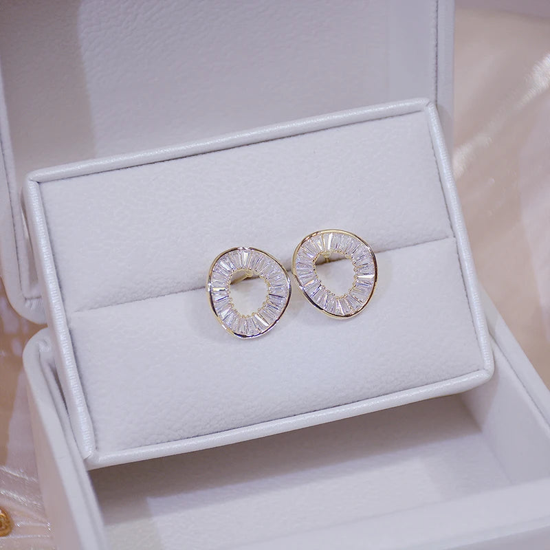 Huitan Simple Stylish O Stud Earrings Piercing Office Lady's Versatile Accessories Good-losil