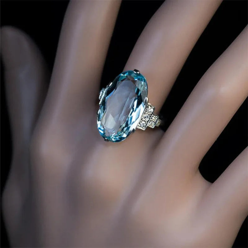 Huitan Big Oval Sky Blue Stone Women Bridal Band Rings Delicate Female-losil