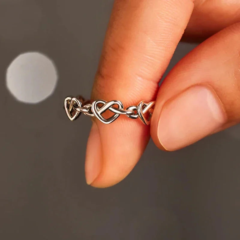 Huitan Dainty Hollow Heart Design Rings for Women Exquisite Sweet Elegant Finger-losil