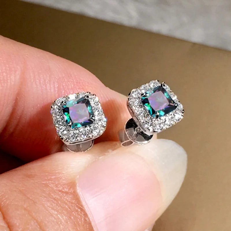 Huitan Trendy Shinning Stud Earrings for Women Bright Cubic Zirconia Ear Stud-losil