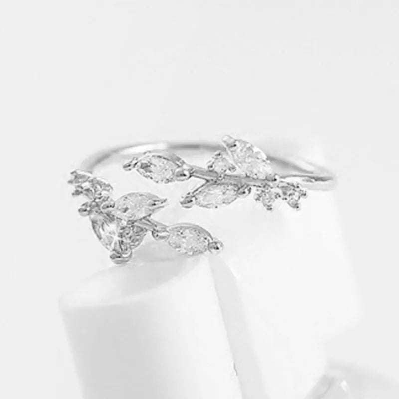 Huitan Exquisite Branch Adjustable Rings for Women Paved Dazzling CZ Stone Daily-losil