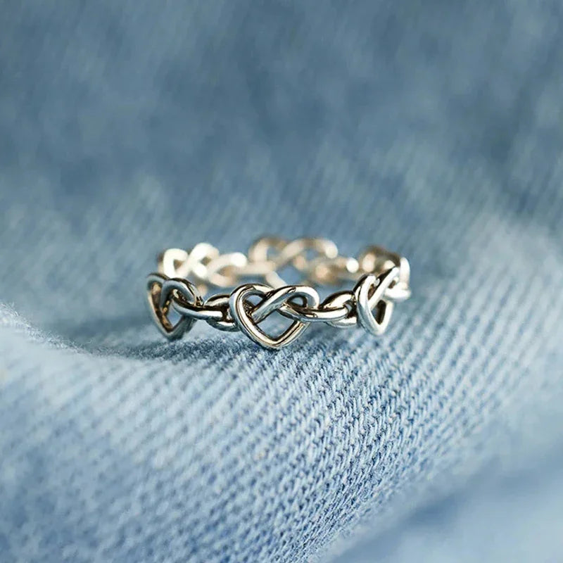 Huitan Dainty Hollow Heart Design Rings for Women Exquisite Sweet Elegant Finger-losil