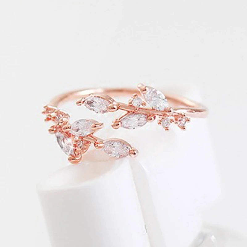 Huitan Exquisite Branch Adjustable Rings for Women Paved Dazzling CZ Stone Daily-losil