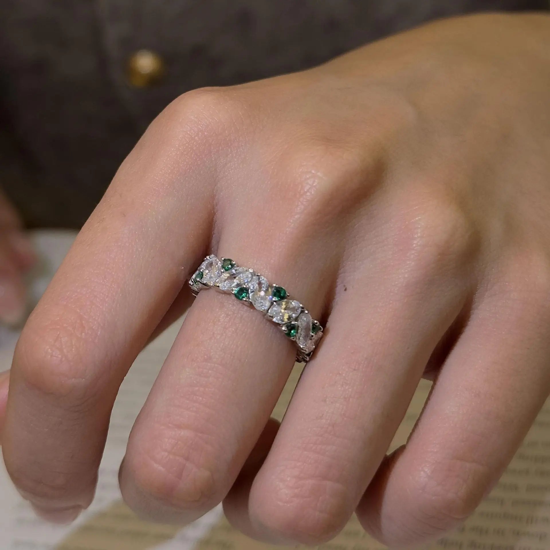 OEVAS Oval Sparkling White Green High Carbon Diamond Rings 100% 925 Sterling-losil