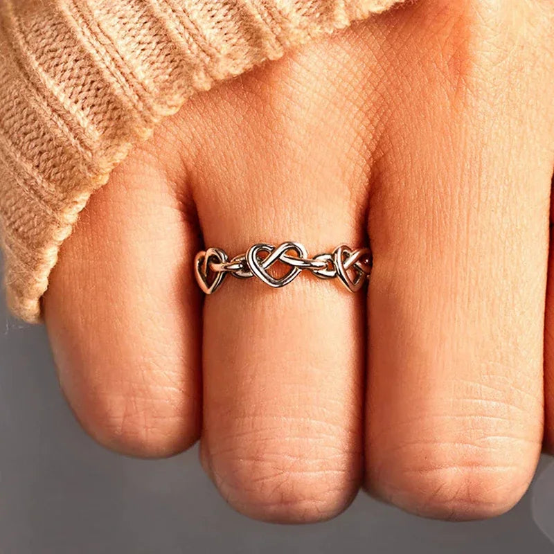 Huitan Dainty Hollow Heart Design Rings for Women Exquisite Sweet Elegant Finger-losil