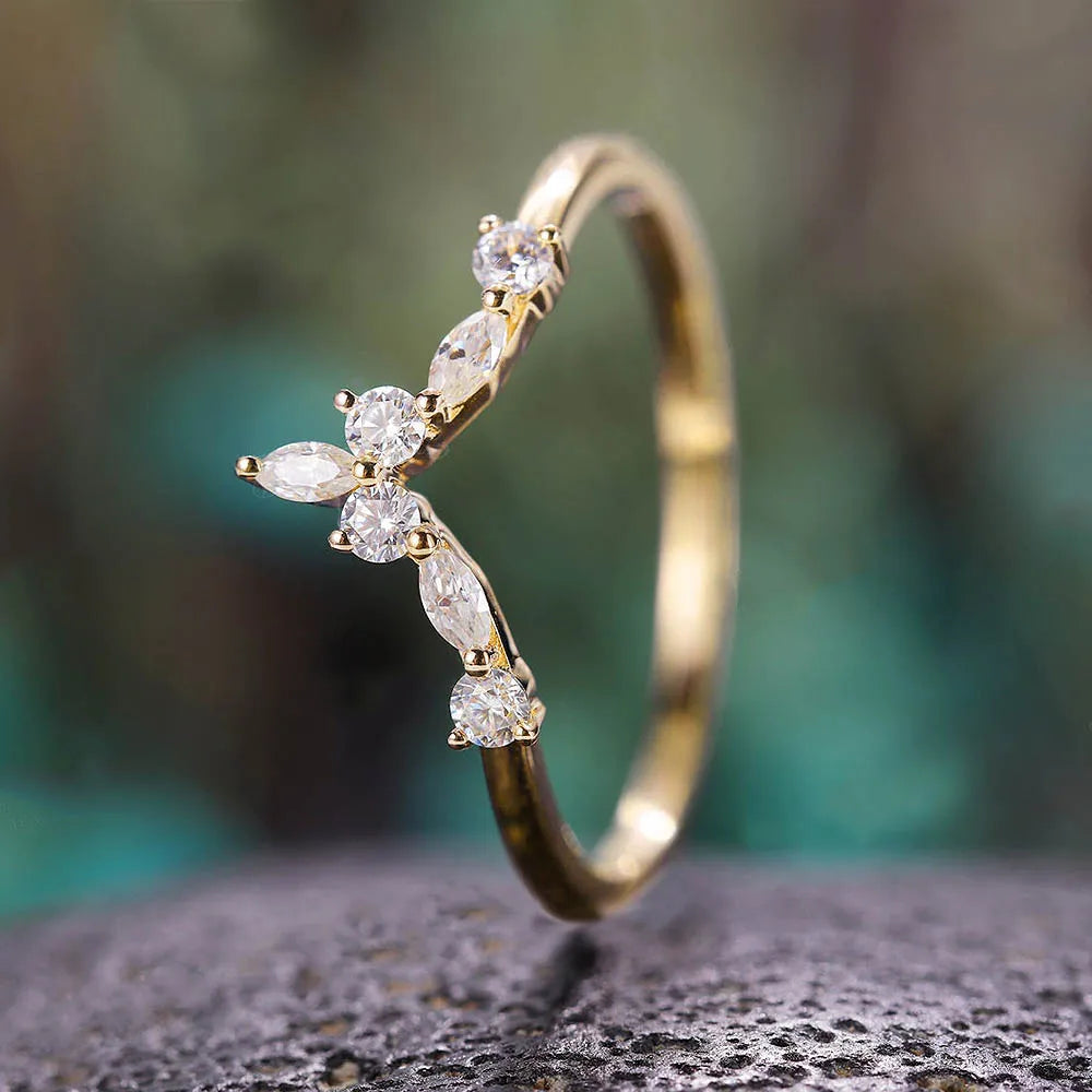 Huitan New Arrival Bridal Rings for Wedding Ceremony Party Fancy V Design-losil