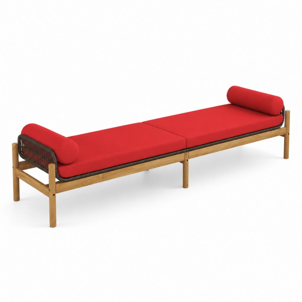 Lit de repos en bois avec coussins rouges