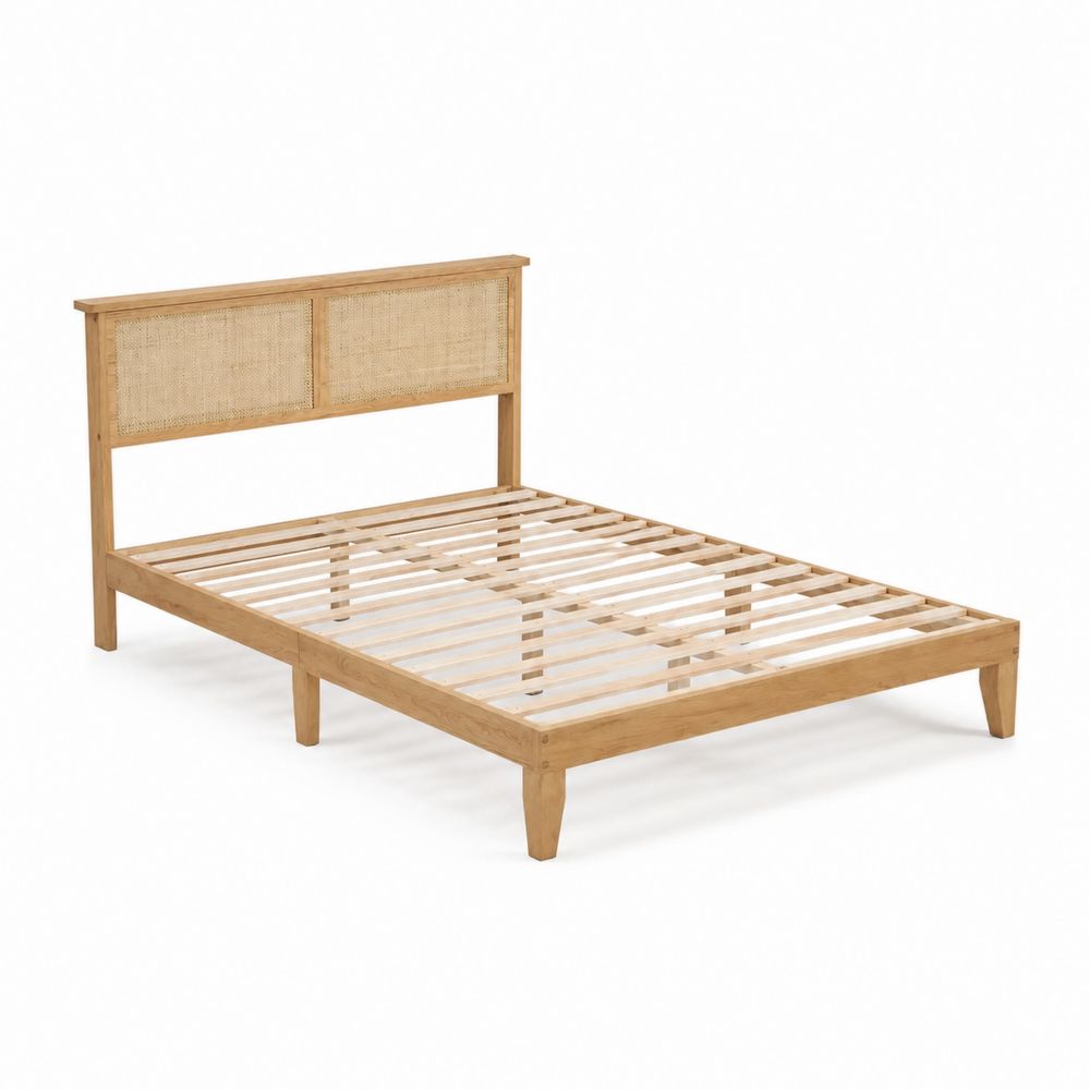 Lit double en bois avec tête de lit en rotin