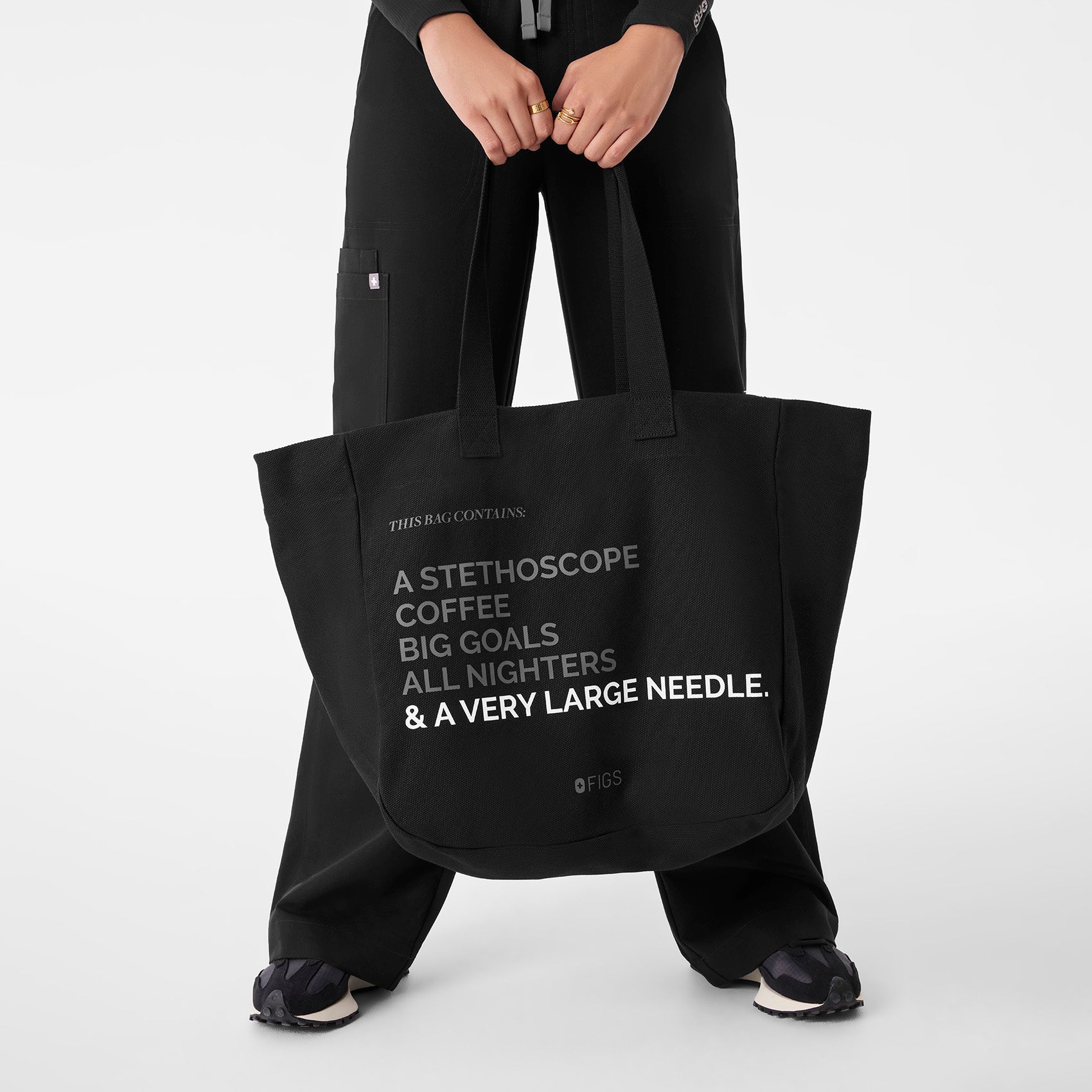 A Very Large Needle Detachable Strap Tote - 7