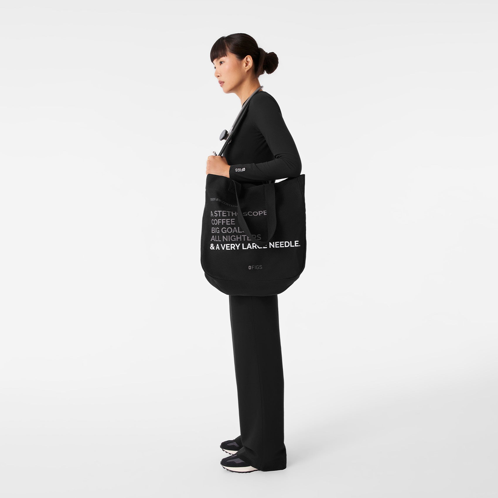 A Very Large Needle Detachable Strap Tote - 4