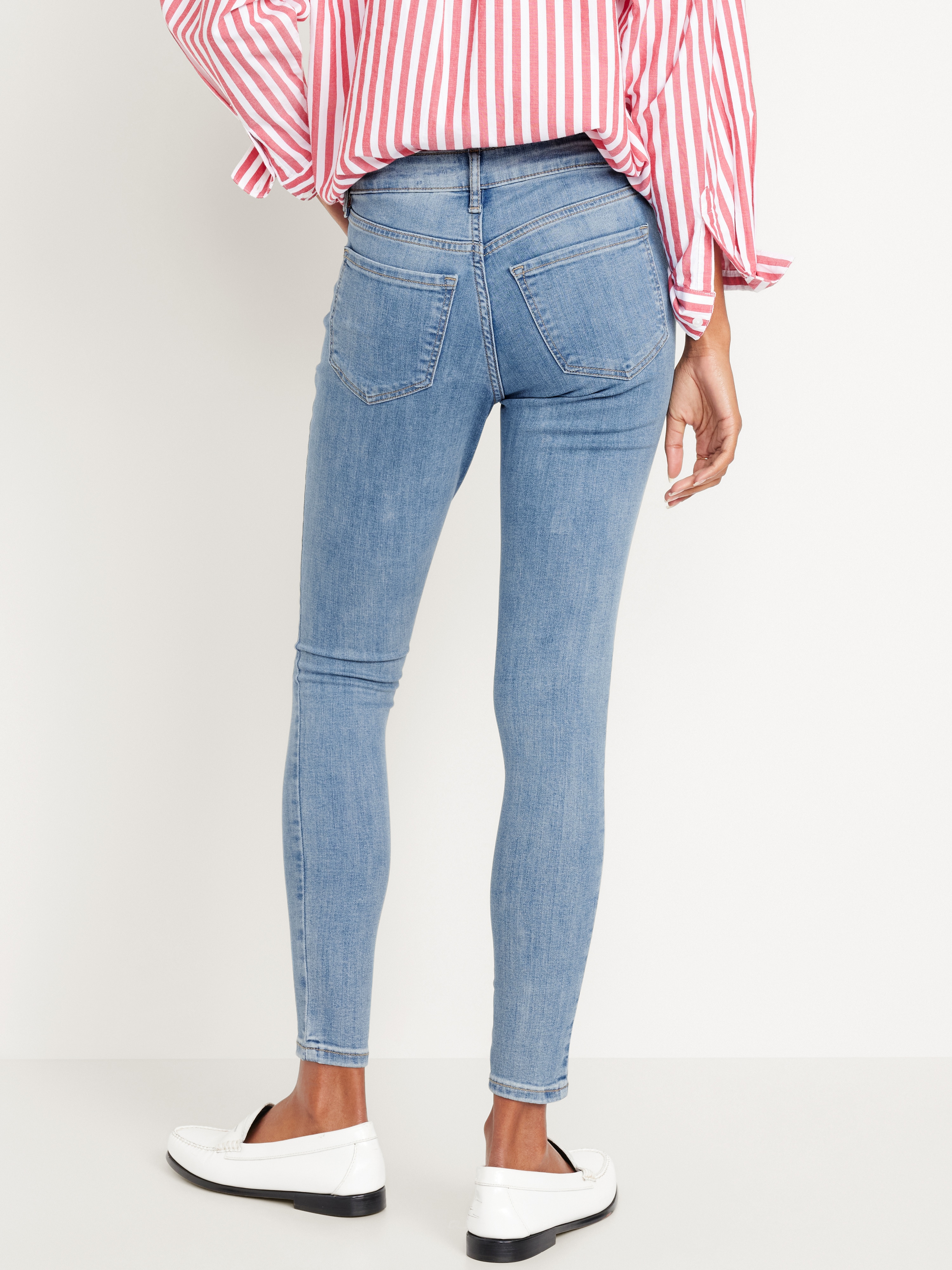 Mid-Rise Rockstar Super-Skinny Jeans - Faded Light Wash - 3