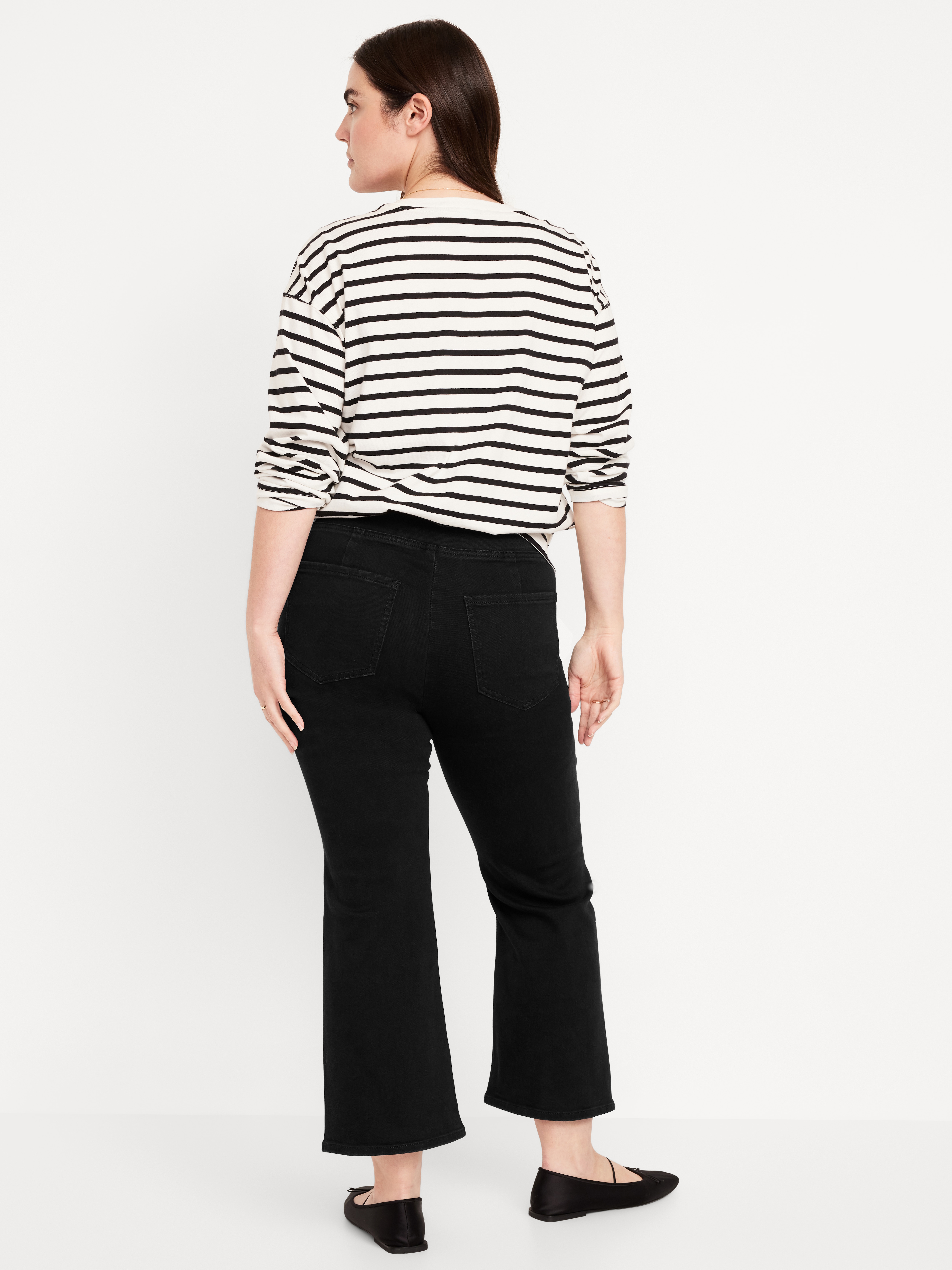 High-Waisted Weekender Pull-On Crop Flare Jeans - Black - 5