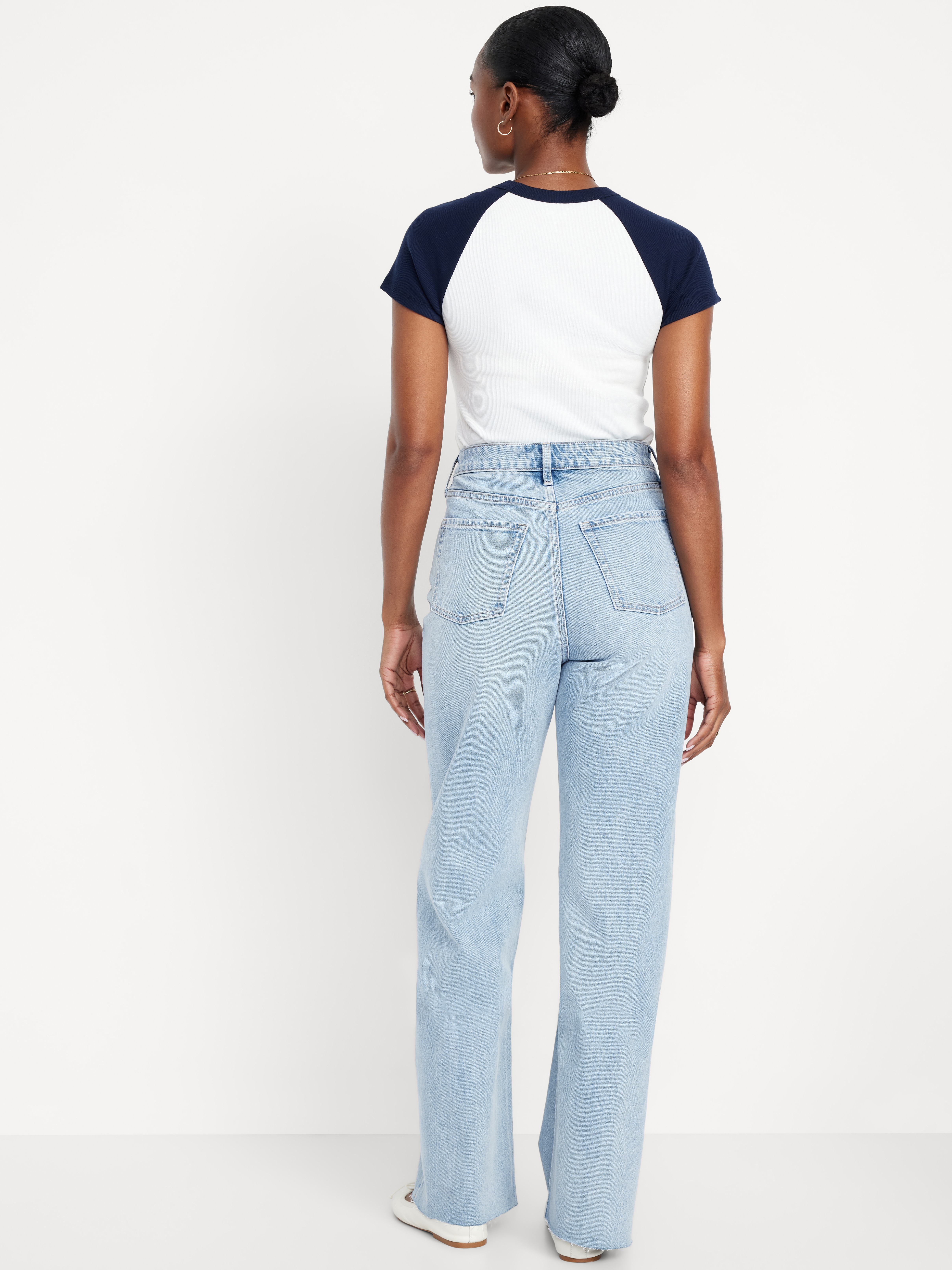 Curvy Extra High-Waisted Wide-Leg Jeans - Light Indigo Cutoff - 3